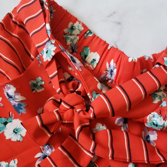 ❤️XHILARATION red floral stripe belt shorts S - Picture 4 of 8